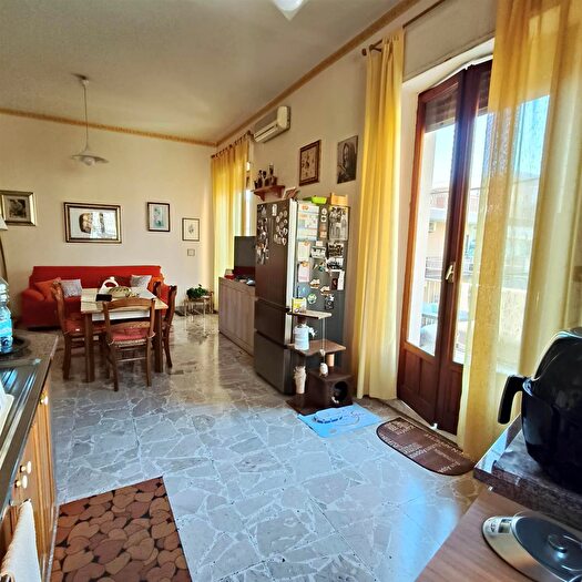 Appartamento quadrilocale in vendita in Via Salvatore Vigo, Acireale