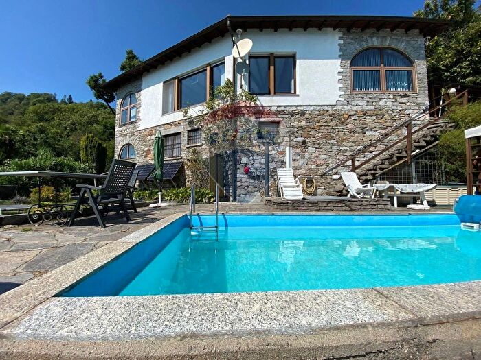 Casa quadrilocale in vendita in Trarego Viggiona