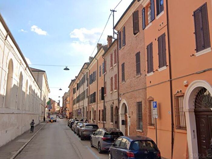 Appartamento trilocale in affitto in Via Palestro, Centro Storico, Ferrara