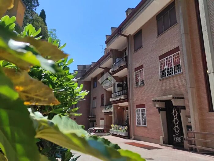 Appartamento trilocale in vendita in Via Rossini, Albano Laziale