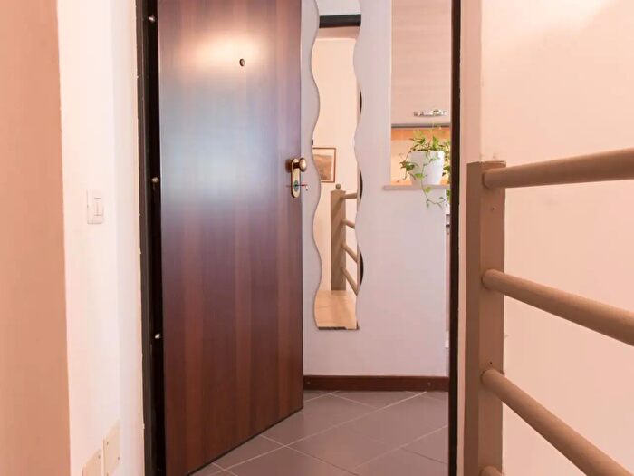 Appartamento monolocale in affitto in Via Porretta, Milano