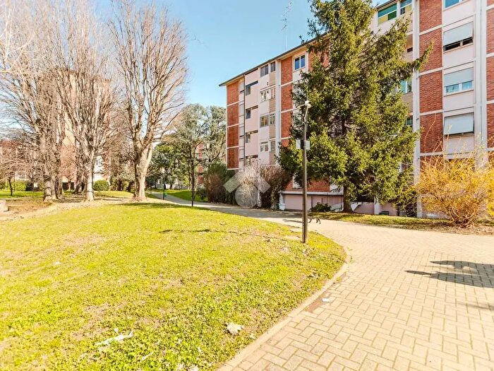 Appartamento trilocale in vendita in Via Demonte, Milano