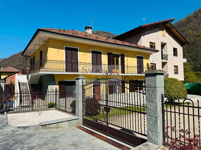 Casa con 20 locali in vendita in Via Ponte Palestro, San Germano Chisone