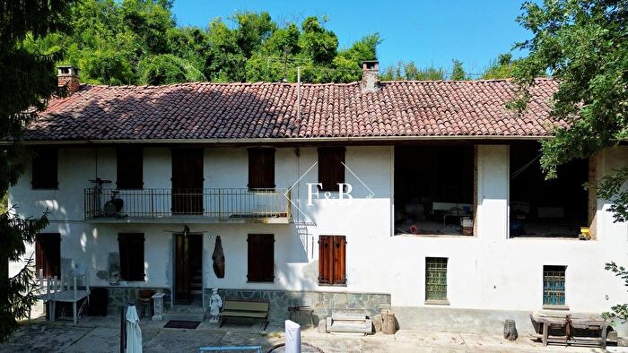 Casa con 10 locali in vendita in Spa, Montechiaro DAsti