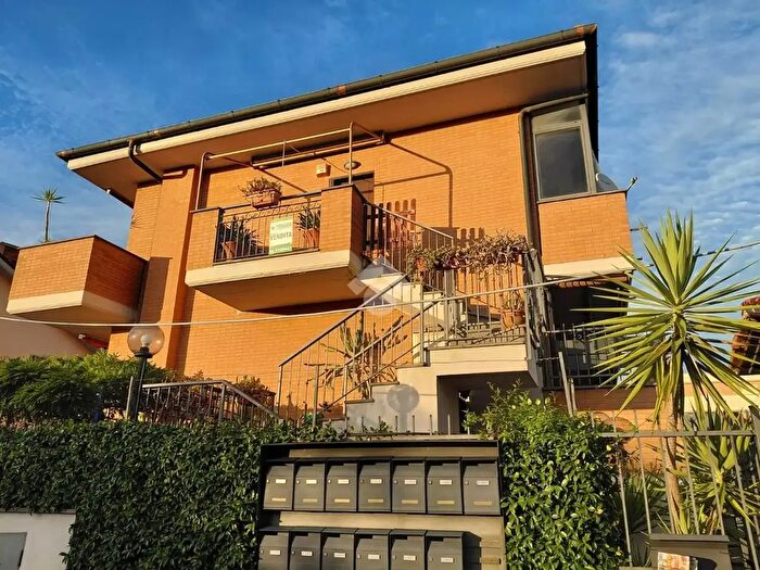 Appartamento trilocale in vendita in Piazzale dello Sport, Marino