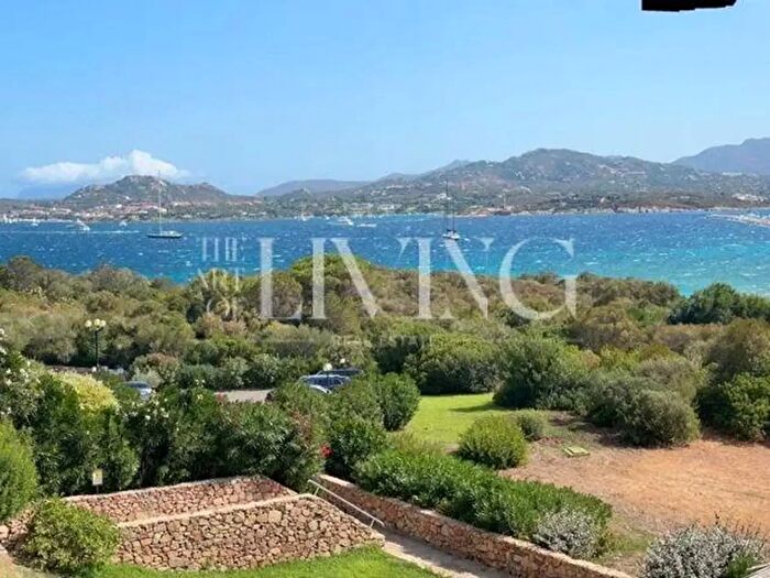 Appartamento con 6 locali in vendita in a di Portisco, Olbia