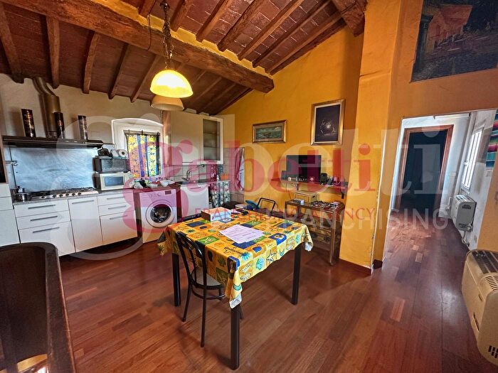 Appartamento trilocale in vendita in Via della Libertà, Collesalvetti