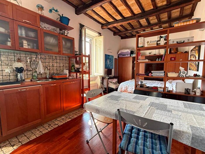 Appartamento in affitto in Vicolo della Torre, Trastevere, Roma