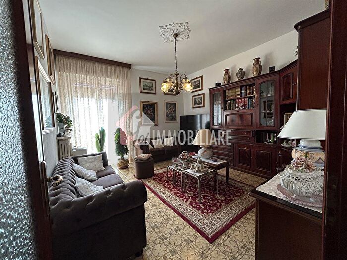 Appartamento con 5 locali in vendita in Via Brodolini, Casalmaggiore