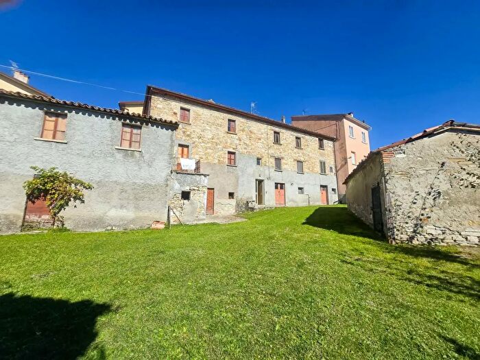 Casa con 8 locali in vendita in Via Poggio, Carpegna