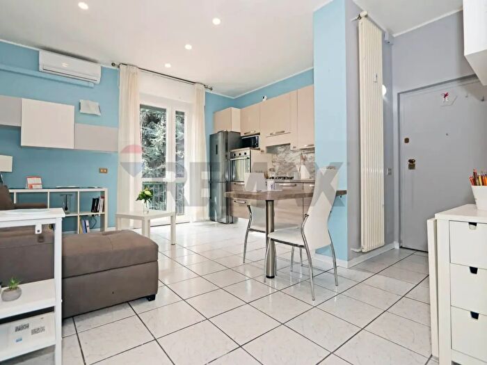 Appartamento bilocale in vendita in Via a Volta, Osnago