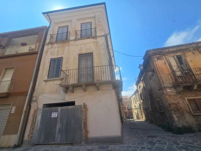 Appartamento quadrilocale in vendita in Via della Pace Vibo Valentia, Vibo Valentia