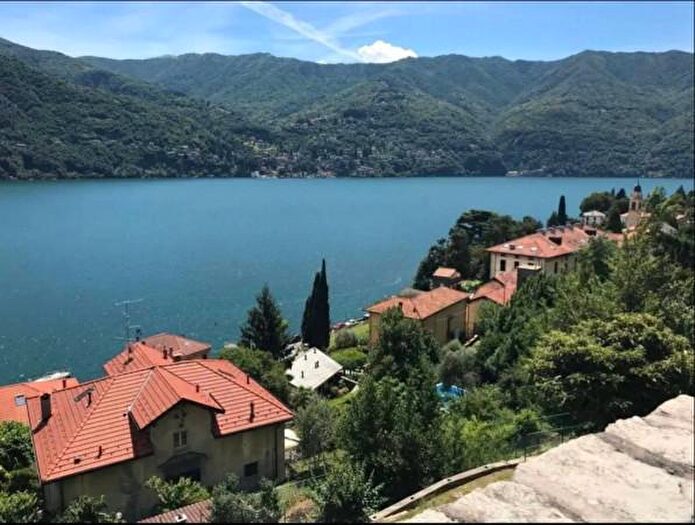 Appartamento quadrilocale in vendita in Via SantAnna, Laglio