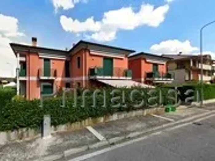 Appartamento quadrilocale in vendita in Via Giuseppe Garibaldi, Bovolone