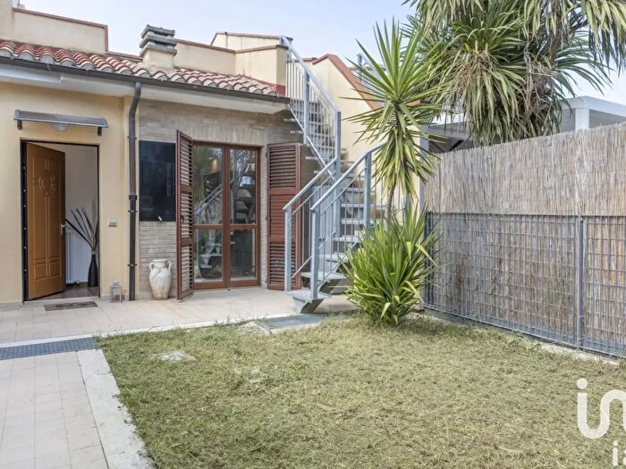 Appartamento bilocale in vendita in Via Clementina, Falconara Marittima