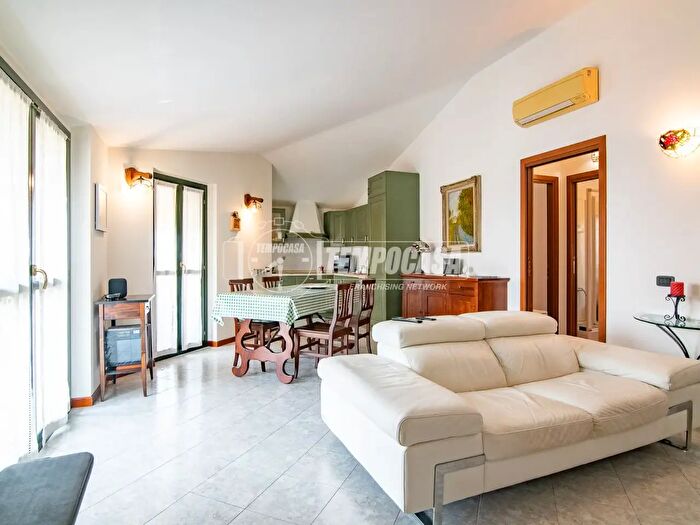 Appartamento trilocale in vendita in Via M l King Bettola, Pozzo D'Adda