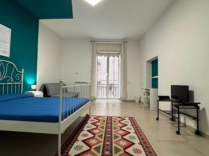Appartamento trilocale in affitto in Vico Giardinetto, Quartieri Spagnoli, Napoli