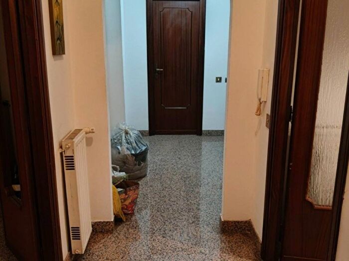 Appartamento trilocale in affitto in Via Cairate, Ottavia, Roma