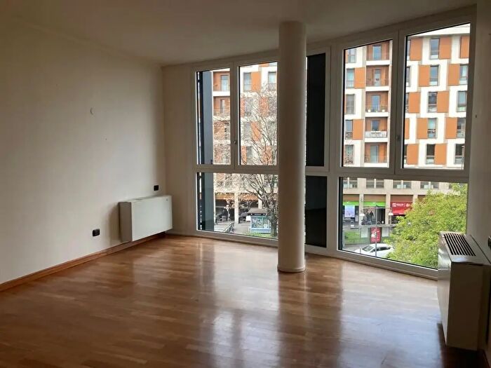 Appartamento trilocale in affitto in Largo La Foppa, Milano