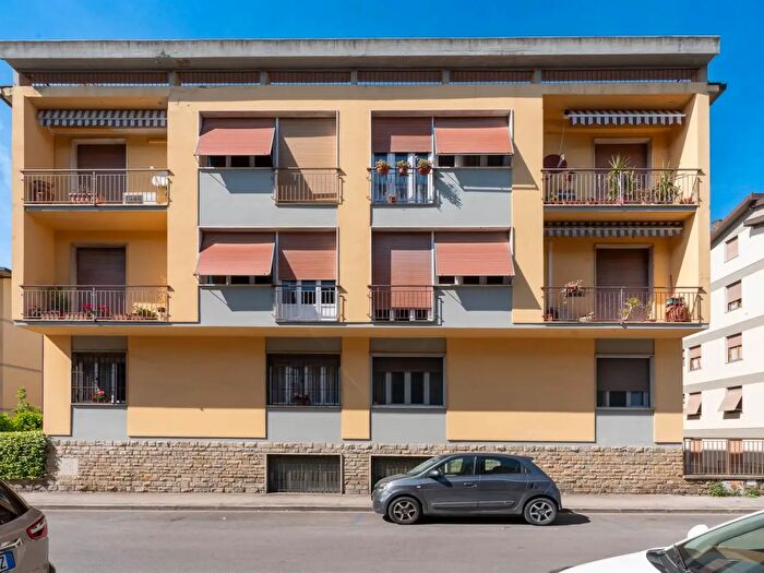 Appartamento con 5 locali in vendita in Firenze