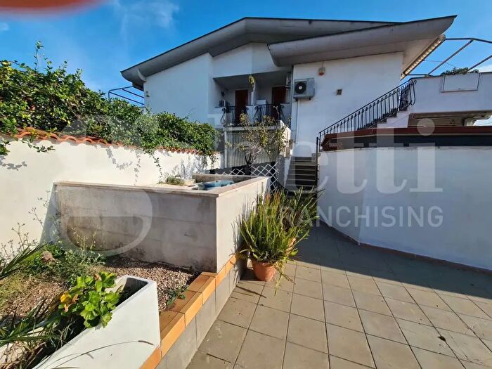 Appartamento trilocale in affitto in Via dei Gladioli b, Anzio