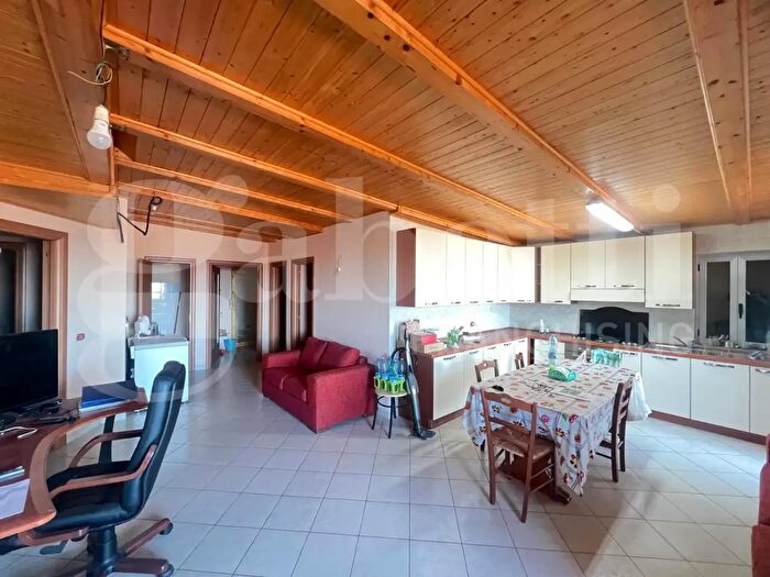 Appartamento con 5 locali in vendita in Via Nazionale, CoriglianoRossano