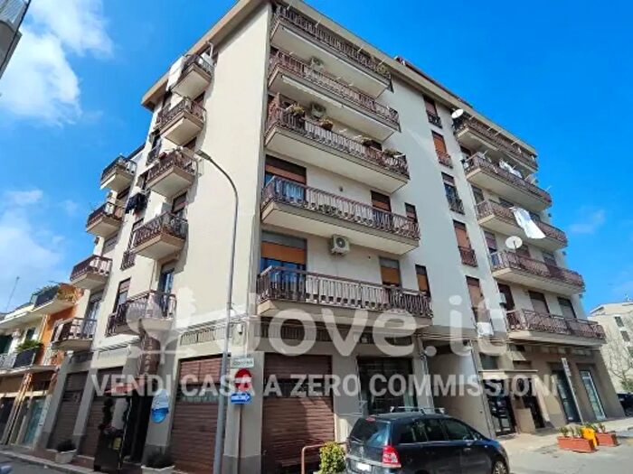 Appartamento quadrilocale in vendita in Via Vitantonio De Bellis, Rutigliano