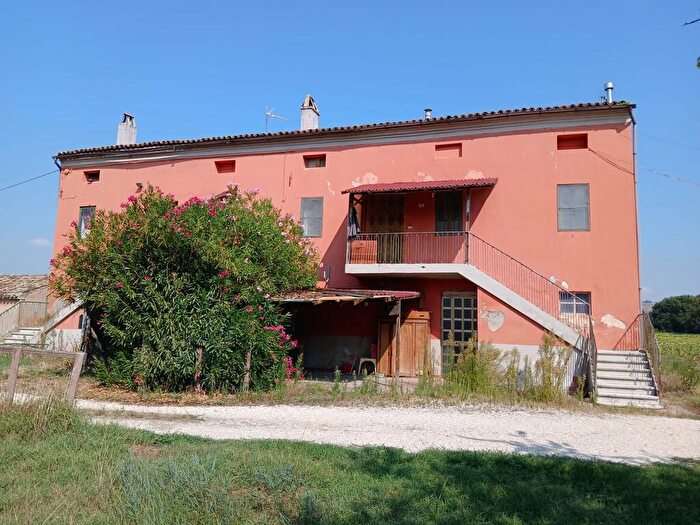 Casa con 10 locali in vendita in Contrada San Firmano, Montelupone