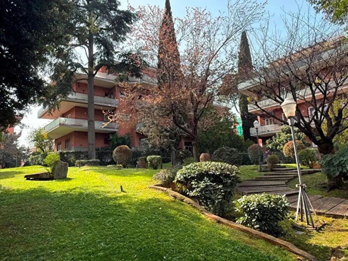 Appartamento bilocale in vendita in Via Vincenzo Tizzani, Roma