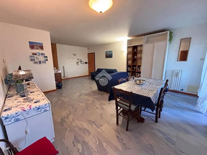 Appartamento quadrilocale in affitto in Appartamento Via Tasso, Lecce