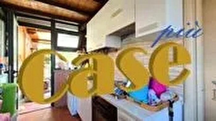 Casa con 5 locali in vendita in Camaiore