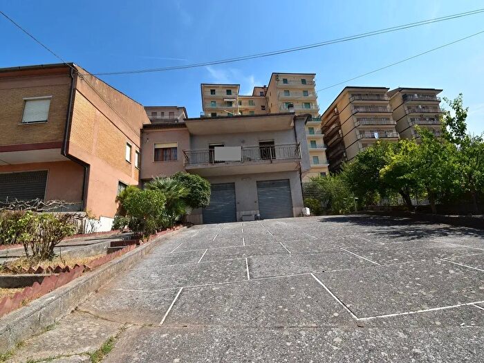 Appartamento con 7 locali in vendita in Via San Rocco, Sala Consilina