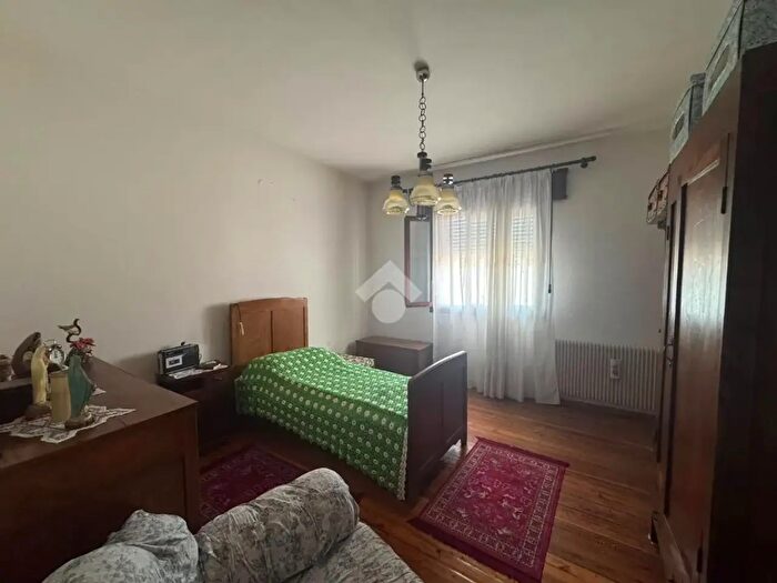 Casa con 5 locali in vendita in Via Antonio Canova, Giavera Del Montello