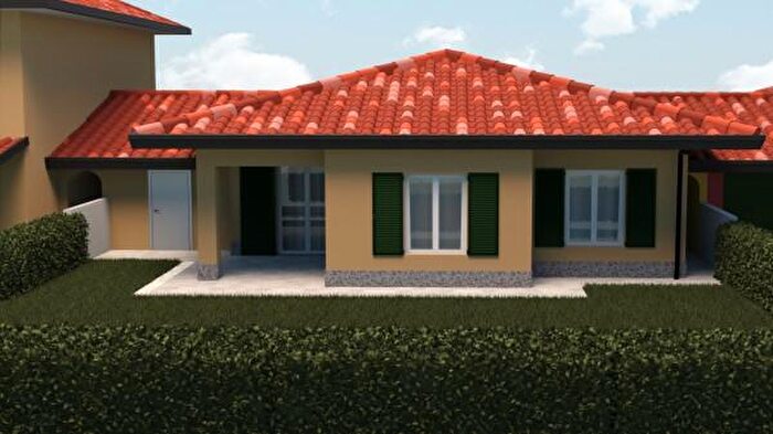 Casa quadrilocale in vendita in Strada Valle, Voghera