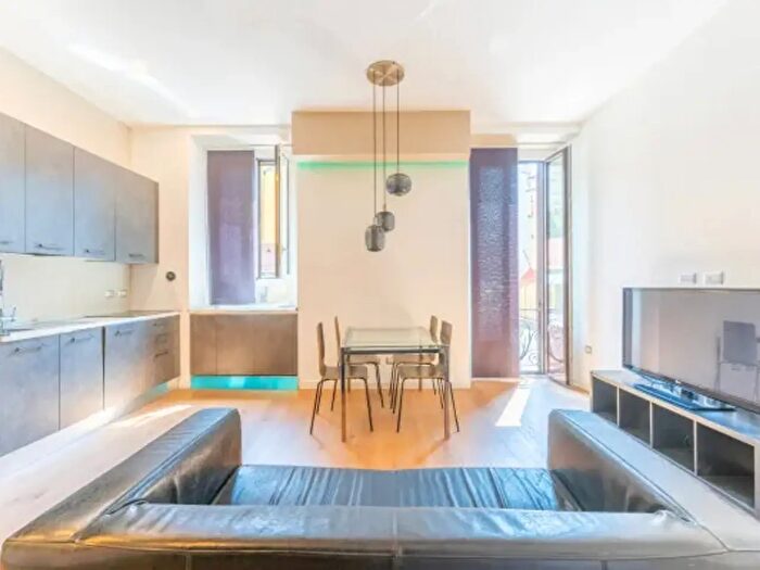 Appartamento trilocale in affitto in Via Bartolomeo Eustachi, Milano