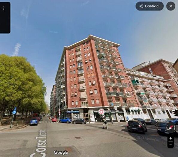 Appartamento quadrilocale in vendita in Corso Taranto, Torino