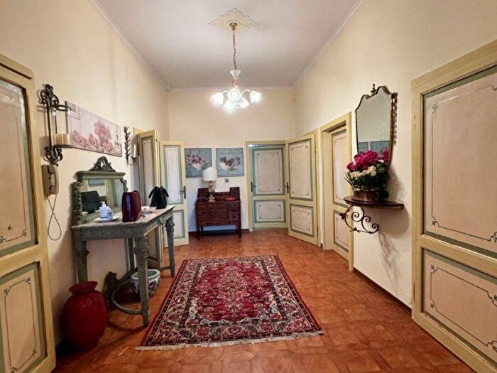 Appartamento con 6 locali in affitto in Via Umberto I, Centro, Marsciano