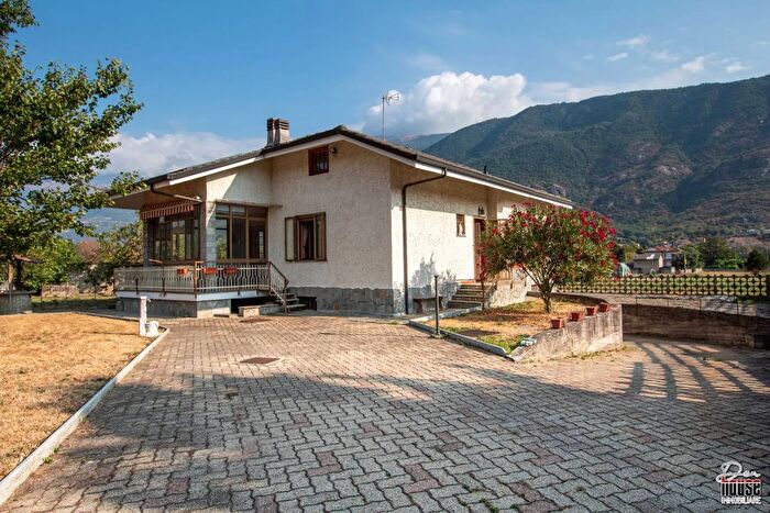 Casa quadrilocale in vendita in Via Dante Alighieri Villar Focchiardo, Villar Focchiardo