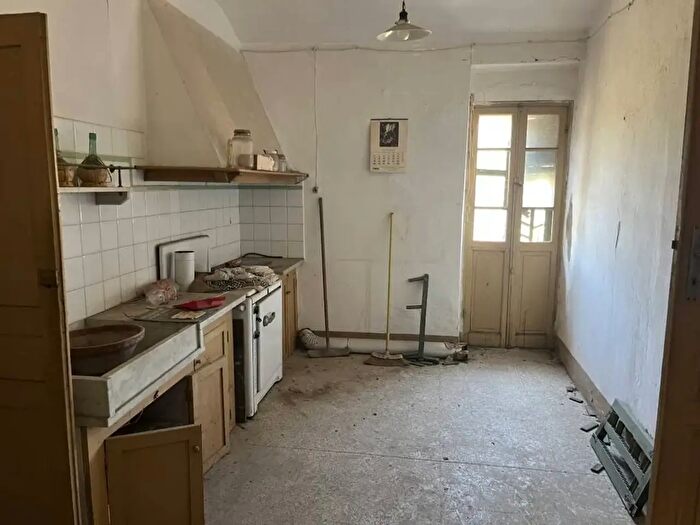 Appartamento quadrilocale in vendita in Piazza San Michele, Imperia