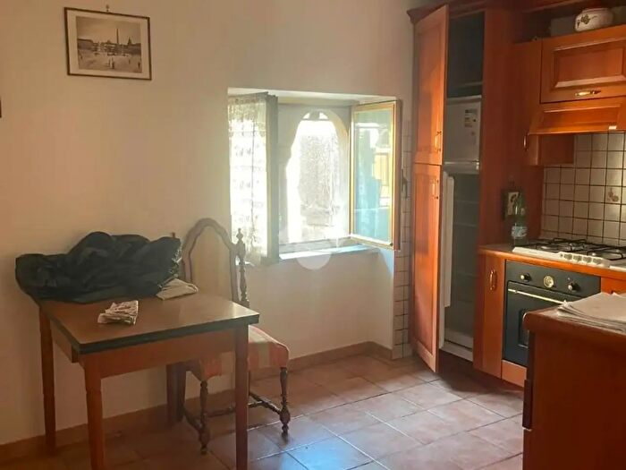 Appartamento quadrilocale in vendita in Via della Rocca, Olevano Romano