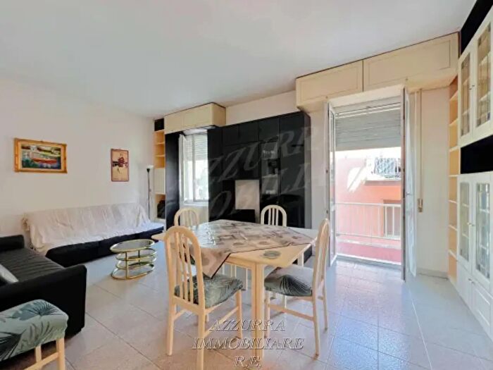 Appartamento quadrilocale in vendita in Via Francesco Cilea, Varazze