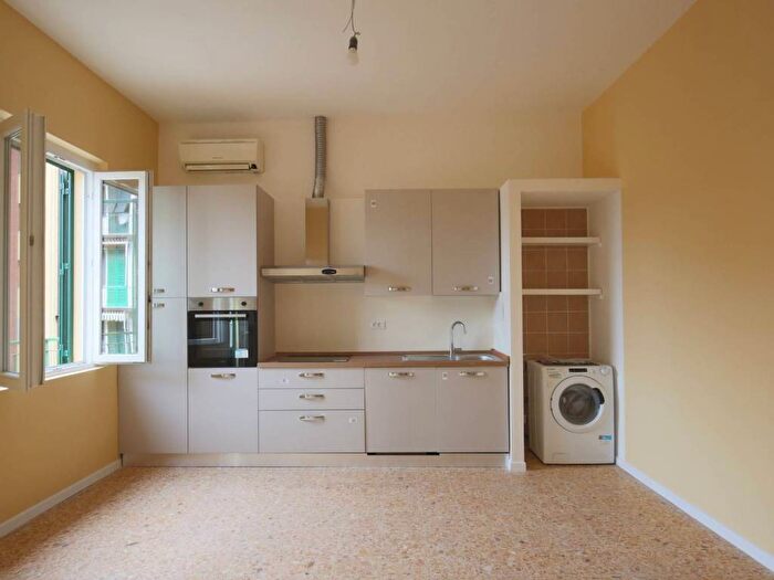 Appartamento quadrilocale in affitto in Via Mannelli, Mazzini Oberdan, Firenze