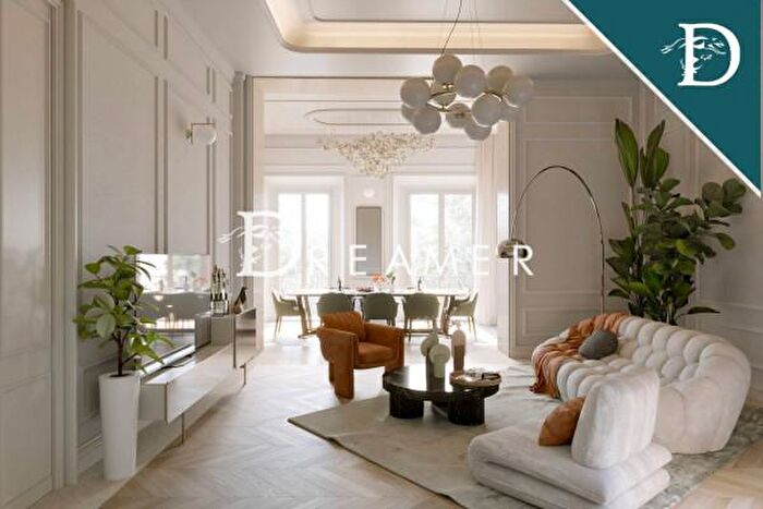 Appartamento con 6 locali in vendita in Via del Salviatino, Fiesole