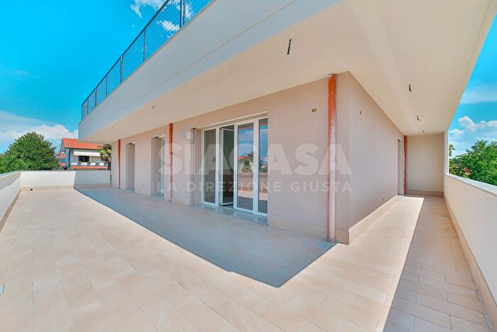 Appartamento quadrilocale in vendita in Via Gramsci, Trezzano Rosa