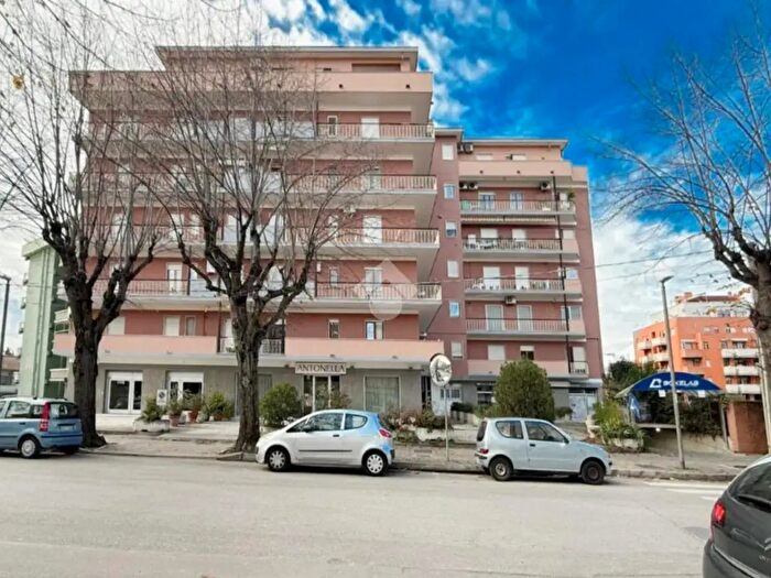 Appartamento quadrilocale in vendita in Via Bellini, Chieti