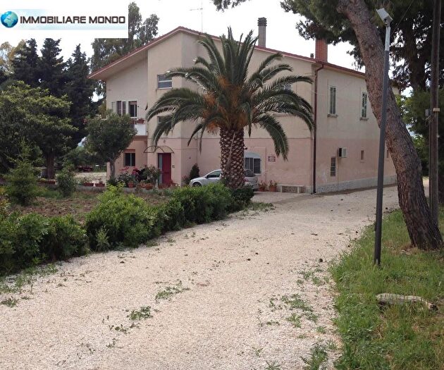 Casa con 8 locali in vendita in Contrada Snc, Termoli