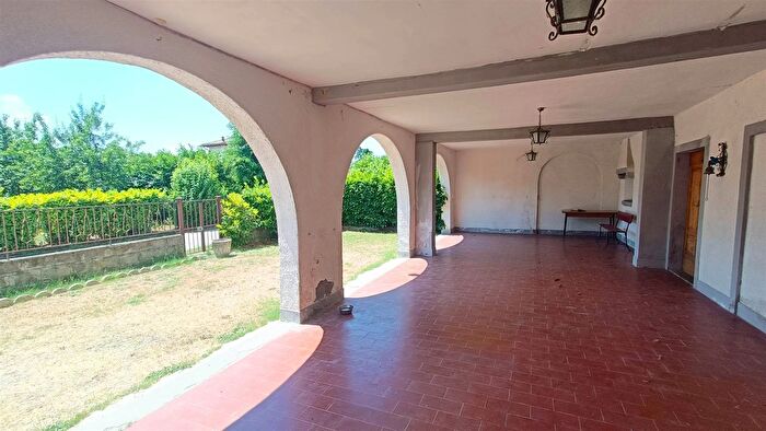 Casa con 10 locali in vendita in Scarperia E San Piero, Scarperia e San Piero