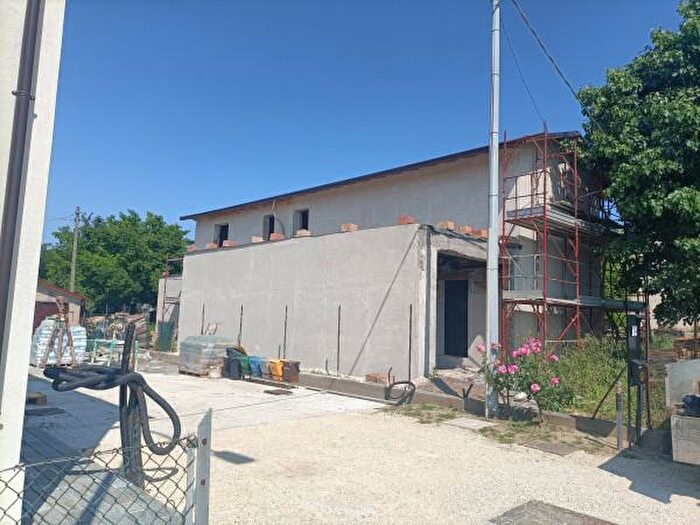 Casa con 6 locali in vendita in Faenza