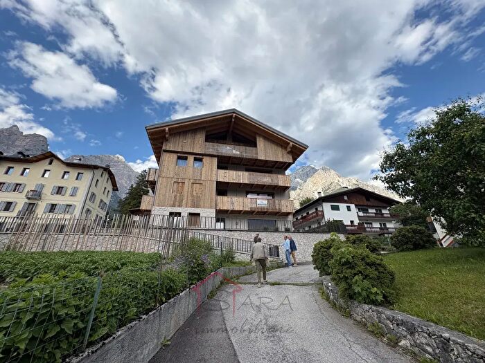Appartamento con 5 locali in vendita in Via Belvedere, San Vito Di Cadore