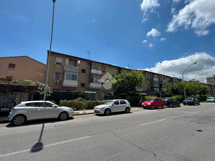 Appartamento bilocale in vendita in Via degli Emiri, Palermo
